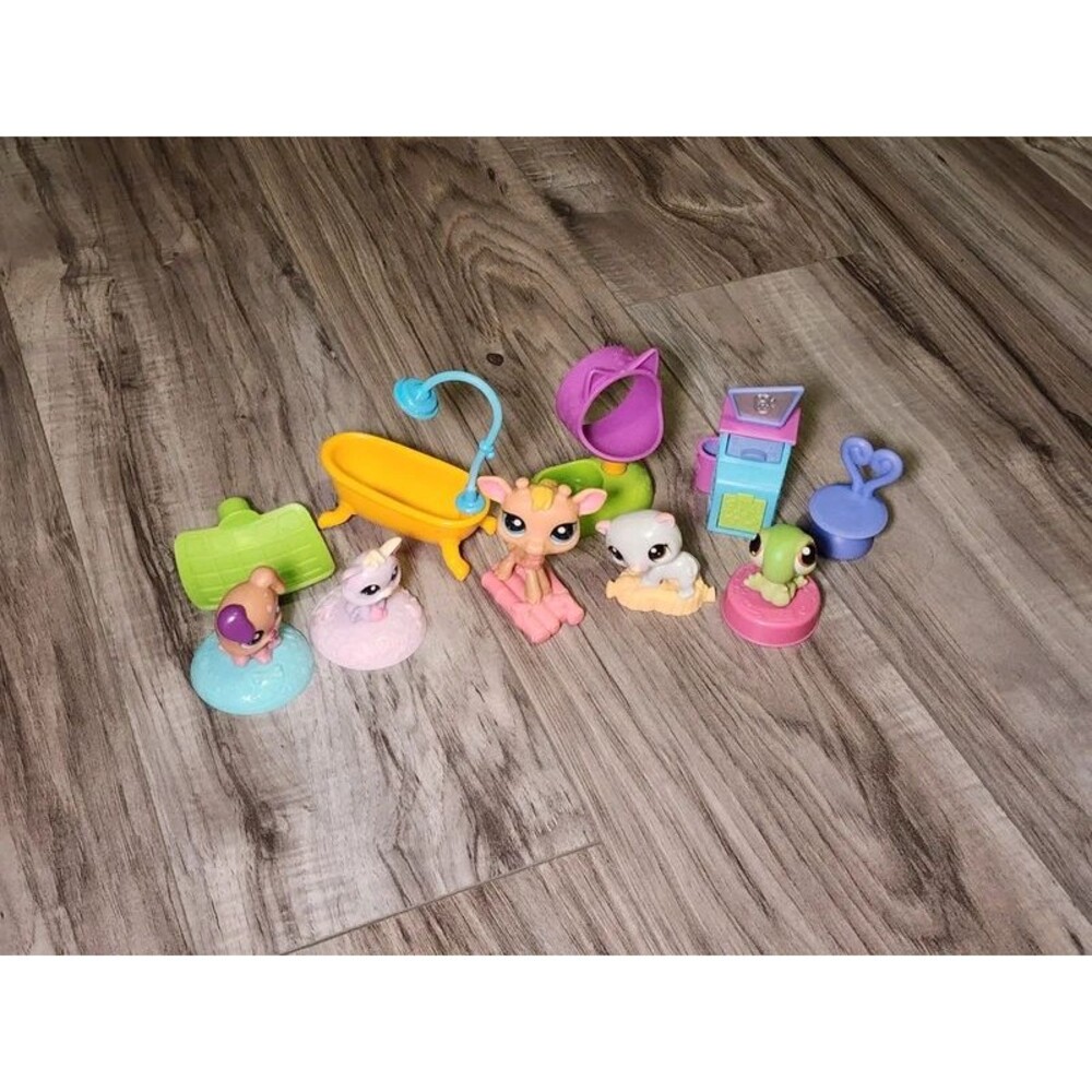 Littlest pet shop accessories